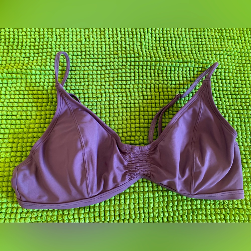 Athleta Sporty Bikini Top